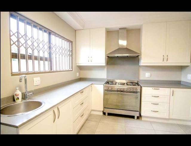 4 BEDROOM HOUSE FOR SALE IN UMHLANGA RIDGE